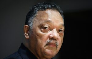 Rev. Jesse Jackson sobre forma de suporte de vida após ser hospitalizado Jesse Jackson