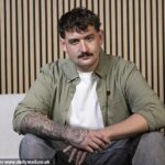 A estrela dos traidores e ex-soldado Jonny Holloway fala ao Daily Mail e revela seu lado da história