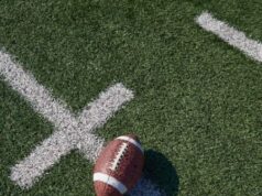 Rhode Island High School cancela temporada de futebol após criança com necessidades especiais ser agredida Rhode Island High School cancela temporada de futebol após criança com necessidades especiais ser agredida