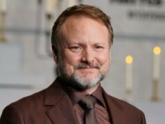 Rian Johnson expressa frustração com a distribuição de ‘Wake Up Dead Man’ e incentiva os fãs a ligarem para seus cinemas locais Rian Johnson expressa frustração com a distribuição de 'Wake Up Dead Man' e incentiva os fãs a ligarem para seus cinemas locais