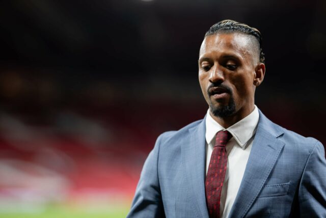 Rio Ferdinand conta por que 'todos' no Man Utd costumavam ícone de correio