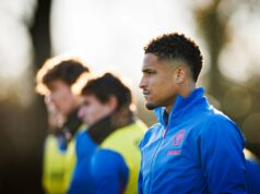 Rob Edwards conta como João Gomes lidou com as ligações ao Man Utd: ‘Discutimos…’ ícone de correio