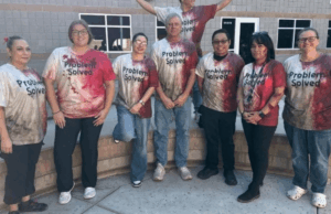 Ron DeSantis amplifica falsa afirmação sobre fantasias de Halloween de professores de matemática Ron DeSantis amplifica falsa afirmação sobre fantasias de Halloween de professores de matemática