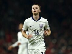 Roy Keane identifica a ‘grande força’ de Adam Wharton, já que o alvo do Man Utd está fazendo exatamente o oposto dos ‘meio-campistas modernos’ ícone de correio