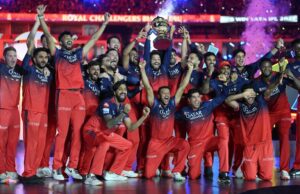 Royal Challengers Bengaluru provavelmente será vendido após o proprietário United Spirits iniciar o processo de revisão estratégica Royal Challengers Bengaluru provavelmente será vendido após o proprietário United Spirits iniciar o processo de revisão estratégica