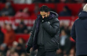 Ruben Amorim assume total culpa pelo erro contra o Everton e aponta onde deve melhorar Ruben Amorim gestures