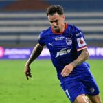 Ryan Williams está jogando na partida de qualificação para a Copa Asiática de Seleções de Bangladesh x Índia de 2027?