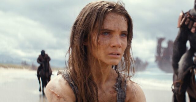 Elizabeth Banks e Jennifer Lawrence em Jogos Vorazes