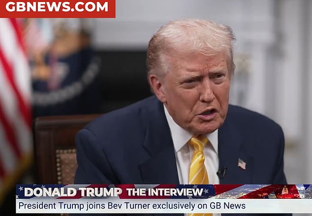 'Se você não tirá-los de lá, não terá mais um O presidente dos EUA, Donald Trump, disse que o Reino Unido deve seguir a linha dura da América em relação à imigração ou 'você não terá mais um país' em uma entrevista ao GB News ontem