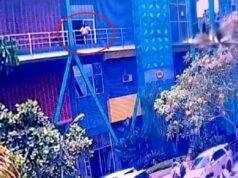 Seconds Unpak Student cai do 3º andar, supostamente pulando de propósito Seconds Unpak Student cai do 3º andar, supostamente pulando de propósito