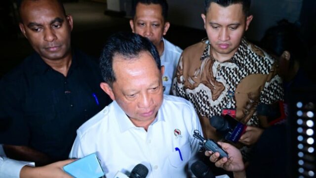 Seja franco! O Ministro do Interior, Tito, revela os impulsionadores da economia da Papua Central em menos 8 por cento
