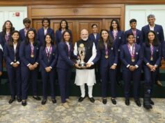 Seleção indiana vencedora da Copa do Mundo encontra-se com o primeiro-ministro Narendra Modi em Nova Delhi lightbox-info