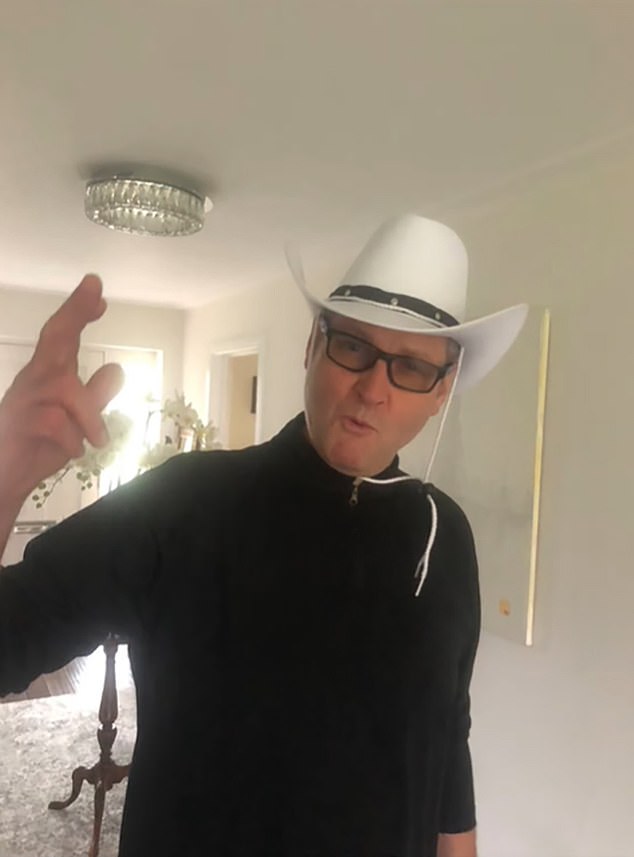 Será que o 'espião' britânico procurado pelo FBI por contrabando O empresário britânico John Miller, na foto, e seu 'manipulador' chinês Cui Guanghai foram presos em Belgrado pela polícia sérvia a pedido do FBI