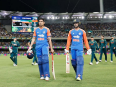 Série de conquistas da Índia; partida abandonada devido à chuva persistente em Brisbane Série de conquistas da Índia; partida abandonada devido à chuva persistente em Brisbane