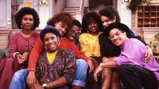 Série de sequência de 'A Different World' com luz verde na Netflix, de Debbie Allen e Felicia Pride
