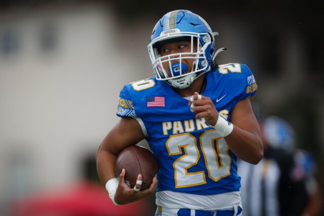 Serra assume o controle no segundo tempo, ultrapassa Mitty e chega à final da CCS Open Division
