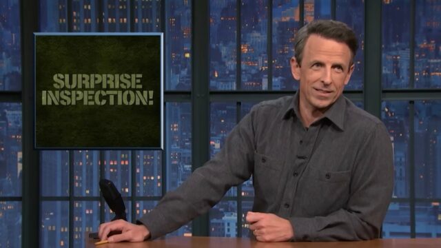 Seth Meyers oferece outra inspeção surpresa para seus escritores de 'Late Night' bem a tempo do Dia de Ação de Graças | Vídeo
