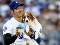 Shohei Ohtani beijou seu cachorro em vez de sua esposa depois de ganhar o prêmio MVP A estrela do beisebol do Los Angeles Dodgers, Shohei Ohtani, surpreendeu seus fãs ao anunciar que é casado em 183