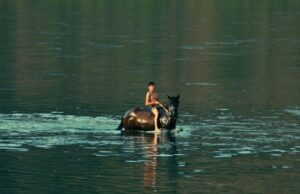 ‘Silent Flood’, documentário sobre uma comunidade religiosa na Ucrânia, abordado pelo Filmor antes da estreia do IDFA (EXCLUSIVO) 'Silent Flood', documentário sobre uma comunidade religiosa na Ucrânia, abordado pelo Filmor antes da estreia do IDFA (EXCLUSIVO)