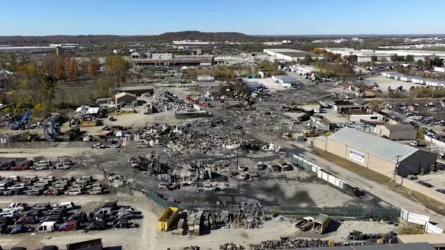 'Sino de repetição' ouvido na cabine do avião da UPS 'Sino de repetição' ouvido na cabine do avião da UPS enquanto imagens do drone revelam a devastação do acidente