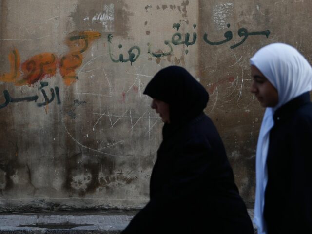 Síria estende toque de recolher em Homs enquanto assassinatos ameaçam Síria estende toque de recolher em Homs enquanto assassinatos ameaçam inflamar tensão sectária