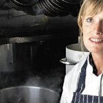A chef e autora Skye Gyngell em seu local de trabalho em Richmond, sul de Londres.