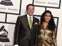 Smokey Robinson enfrenta novas acusações de agressão sexual de outra ex-governanta, detalhista de automóveis Smokey Robinson enfrenta novas acusações de agressão sexual de outra ex-governanta, detalhista de automóveis
