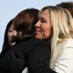 Sobreviventes denunciam tentativas de Trump de bloquear votação de arquivos de Epstein