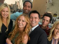 Spinoff de ‘Friends’ ‘Joey’ finalmente lança seus oito episódios finais não exibidos quase 20 anos depois Spinoff de 'Friends' 'Joey' finalmente lança seus oito episódios finais não exibidos quase 20 anos depois