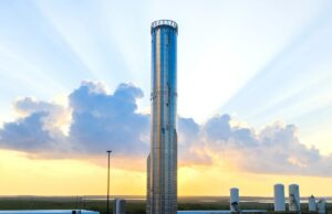 Starship atualizada da SpaceX sofre explosão durante testes Starship booster B18 before the explosion