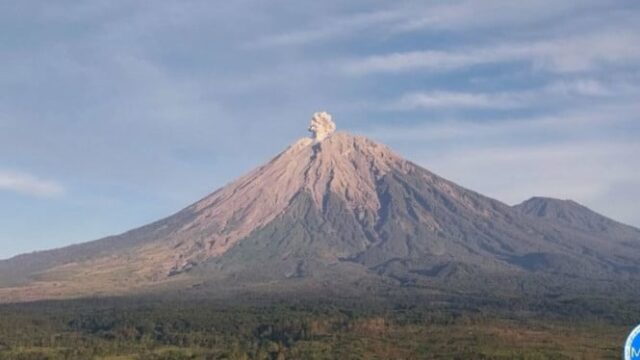 Status do Monte Semeru rebaixado de Vigilância para Alerta Status do Monte Semeru rebaixado de Vigilância para Alerta