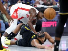 Steph Curry está de folga, sai cedo demais enquanto os Warriors caem para os Rockets Steph Curry está de folga, sai cedo demais enquanto os Warriors caem para os Rockets