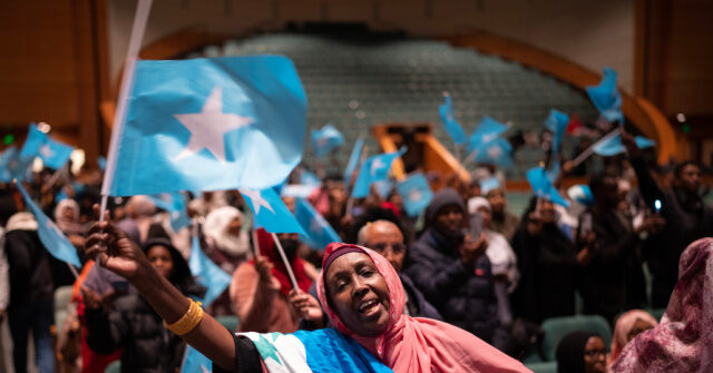 Stephen Miller: A migração importa sociedades, não indivíduos Stephen Miller: A migração importa sociedades, não indivíduos