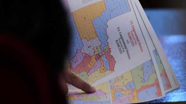 Suprema Corte dos EUA bloqueia ordem sobre provável preconceito racial no novo mapa eleitoral do Texas
