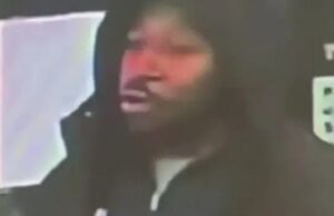 Suspeito de Huntingdon ‘esfaqueou menino de 14 anos e invadiu barbearia com uma faca um dia antes do ataque ao trem’ Anthony Williams, 32, compareceu ao tribunal acusado de ataque com faca a bordo de um trem de alta velocidade com destino a Londres