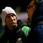 Suspeito preso em atirar no lendário Oakland, técnico de futebol de 'Last Chance U', John Beam