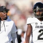 Tal pai, tal filho: Deion e Shedeur Sanders tornam difícil torcer por eles