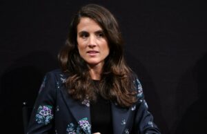 Tatiana Schlossberg revela como seus irmãos apoiaram o tratamento do câncer GettyImages-1188110131-Caroline-Kennedys-Filha-Tatiana-Schlossberg-Diagnosticada-com-Câncer Terminal