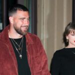 Taylor Swift traz seu clássico Red Lip para um encontro noturno em Nova York com Travis Kelce