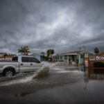 Tempestade se movendo pela Califórnia gera alerta de possível 'inundação rápida'