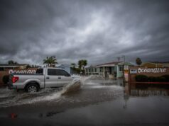 Tempestade se movendo pela Califórnia gera alerta de possível ‘inundação rápida’ Tempestade se movendo pela Califórnia gera alerta de possível 'inundação rápida'