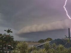 Tempestades generalizadas ameaçam chuvas fortes, ventos prejudiciais e granizo grande South Queensland foi atingido por enchentes, granizo e árvores caídas na noite passada,