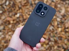 Tentamos superaquecer o OnePlus 15. Aqui está o que aconteceu Modelo de mão do Qualcomm Snapdragon 8 Elite Gen 5