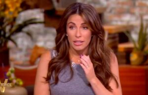 ‘The View’: Alyssa Farah Griffin diz que é ‘inédito’ Lauren Boebert ser levada para a sala de situação para reunião de arquivos de Epstein 'The View': Alyssa Farah Griffin diz que é 'inédito' Lauren Boebert ser levada para a sala de situação para reunião de arquivos de Epstein