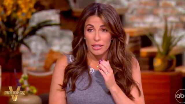 'The View': Alyssa Farah Griffin identifica o 'maior presente' que 'The View': Alyssa Farah Griffin identifica o 'maior presente' que Trump poderia receber antes das provas intermediárias | Vídeo