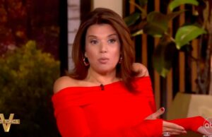 ‘The View’: Ana Navarro lembra a Trump quantas vezes sua família compareceu ao programa e diz a ele para abordar o assunto no Dia de Ação de Graças | Vídeo 'The View': Ana Navarro lembra a Trump quantas vezes sua família compareceu ao programa e diz a ele para abordar o assunto no Dia de Ação de Graças | Vídeo