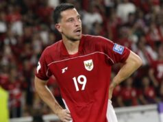 Thom Haye e Shayne Pattynama condenados a quatro sanções e multa de centenas de milhões de rupias Thom Haye e Shayne Pattynama condenados a quatro sanções e multa de centenas de milhões de rupias