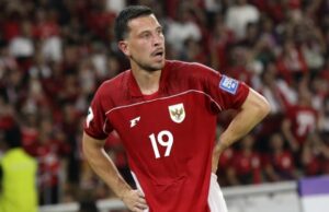 Thom Haye e Shayne Pattynama condenados a quatro sanções e multa de centenas de milhões de rupias Thom Haye e Shayne Pattynama condenados a quatro sanções e multa de centenas de milhões de rupias