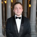 TikToker Jake Shane estrelará série de comédia do Hulu baseada em sua vida