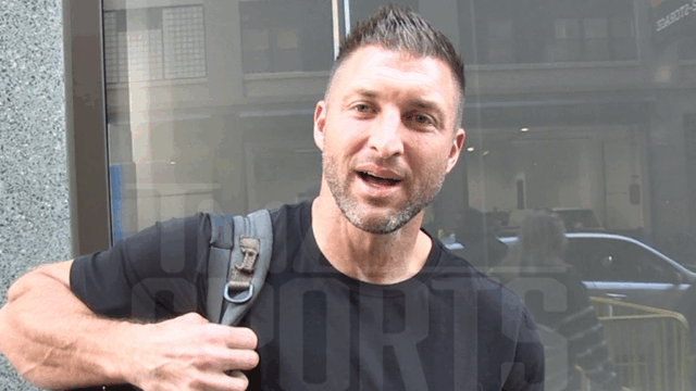 110425 tim tebow kal2.jpg